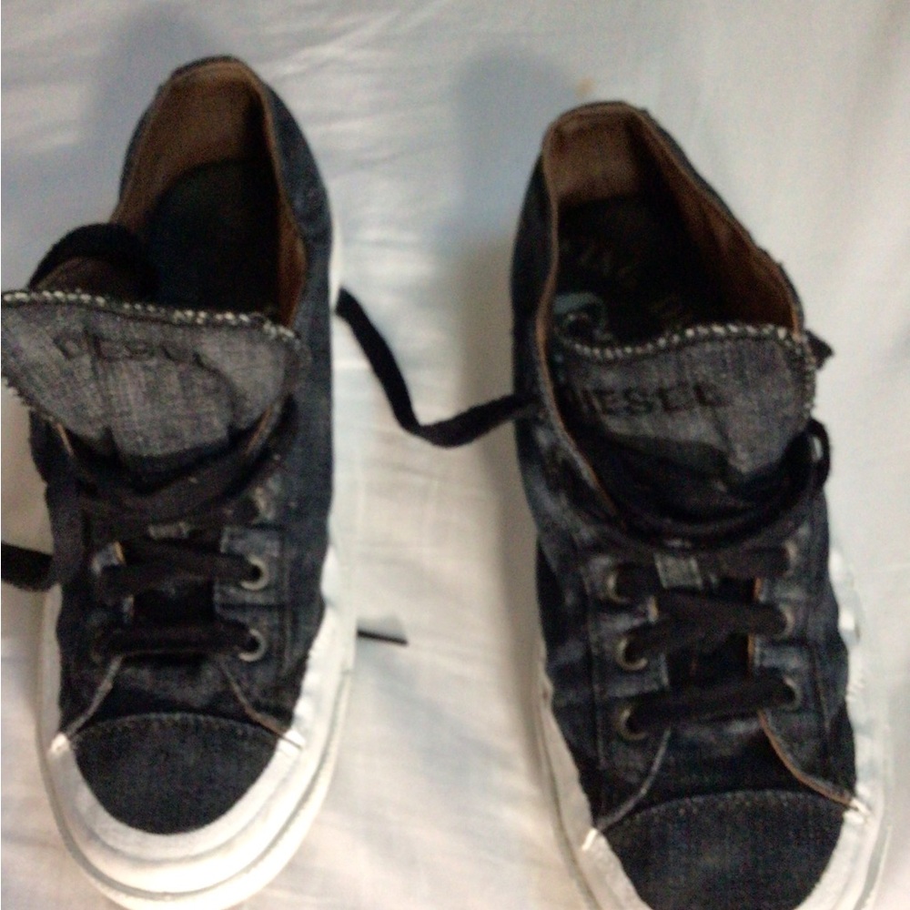 A gently used pair of Diesel tennis shoes, very cool, in black denim. Size US 8 - Picture 3 of 4